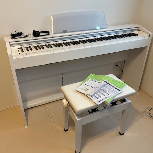 高知市　手渡し☆CASIO　Privia　PX770 電子ピアノ　21年製
