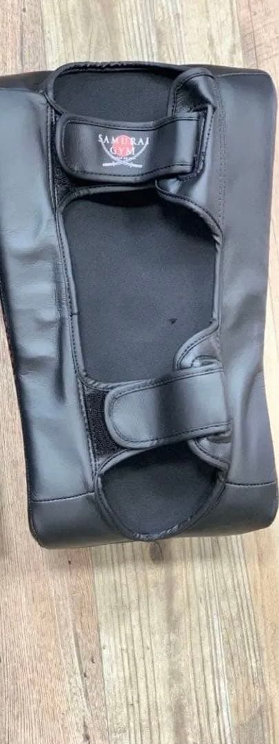 カーフキックミット ダブル左右利用できます