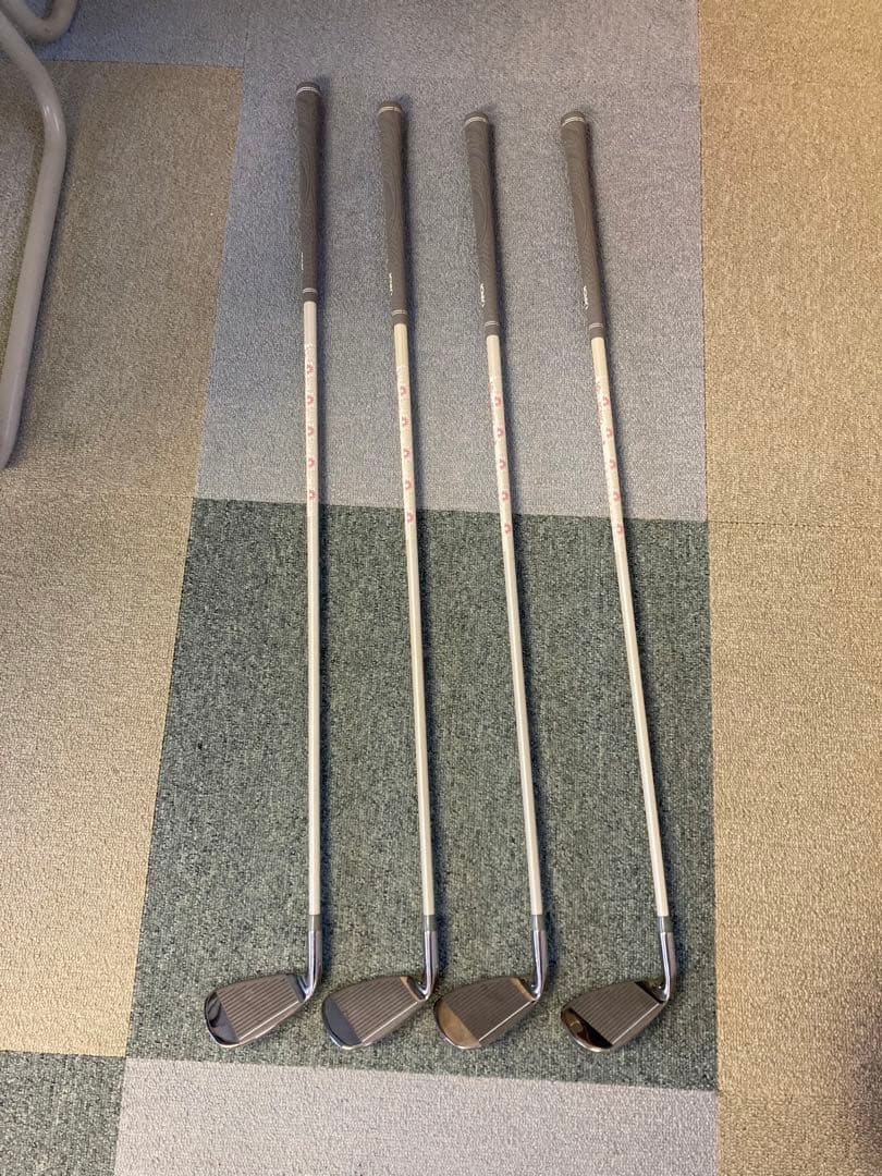 IGNIO イグニオ　ゴルフ キャディバッグ　クラブ4本　セット売り