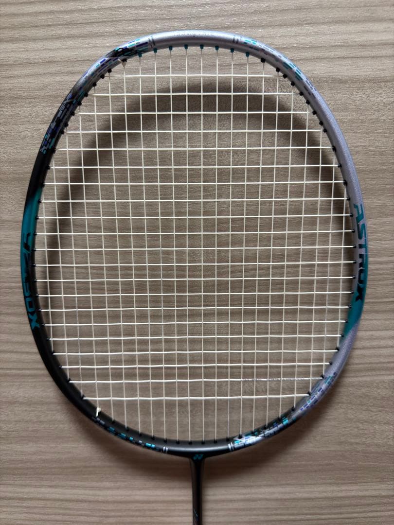 アストロクス88Dプロ　4UG5　ヨネックス　バドミントンラケット