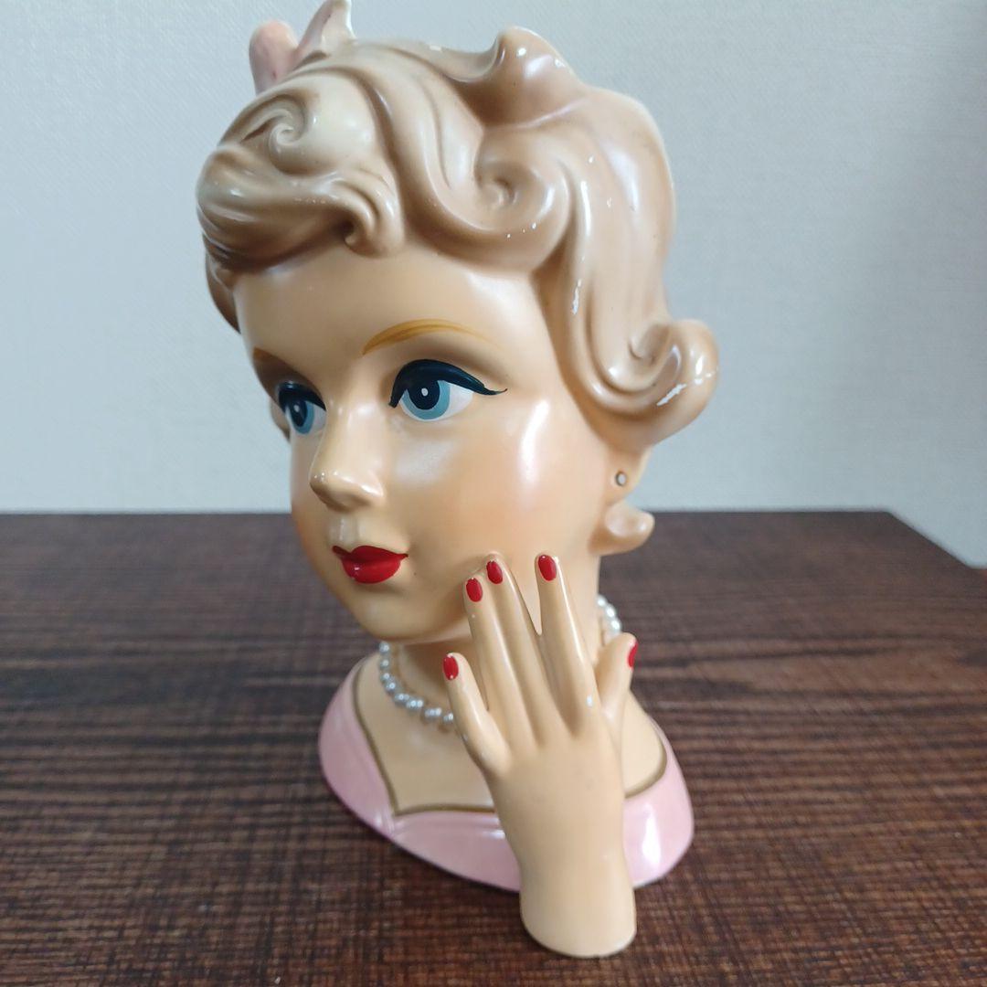 ビンテージ レディヘッドベース 陶器製の置物　ピンクのドレスに頬に手を添えた女性