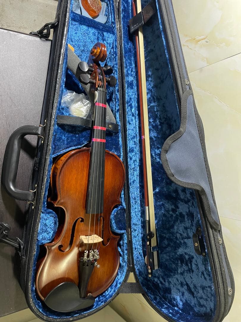 Universal バイオリン 1/4 no.300