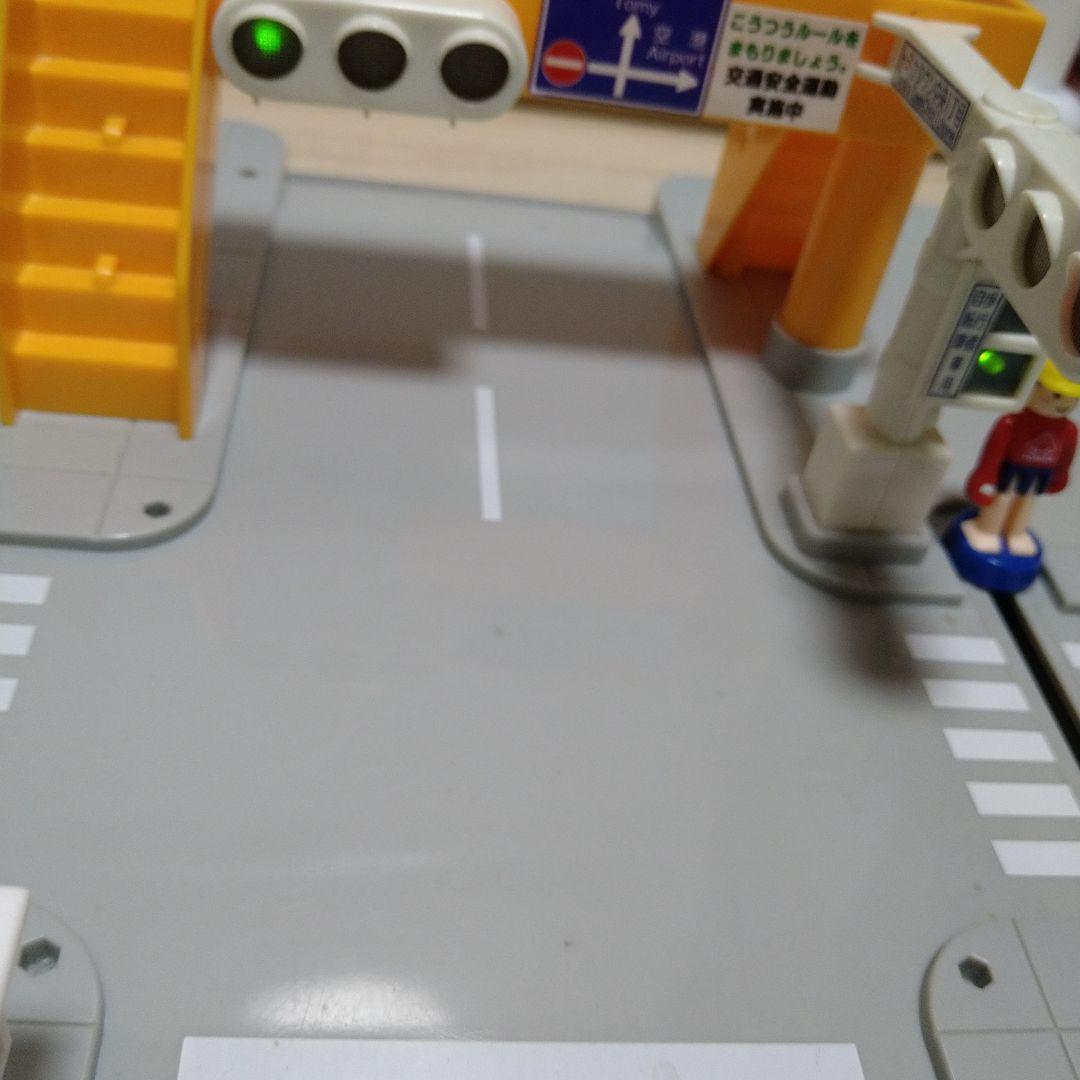 トミカ　ソーラータウン　おおきな交差点　プラキッズ　セット