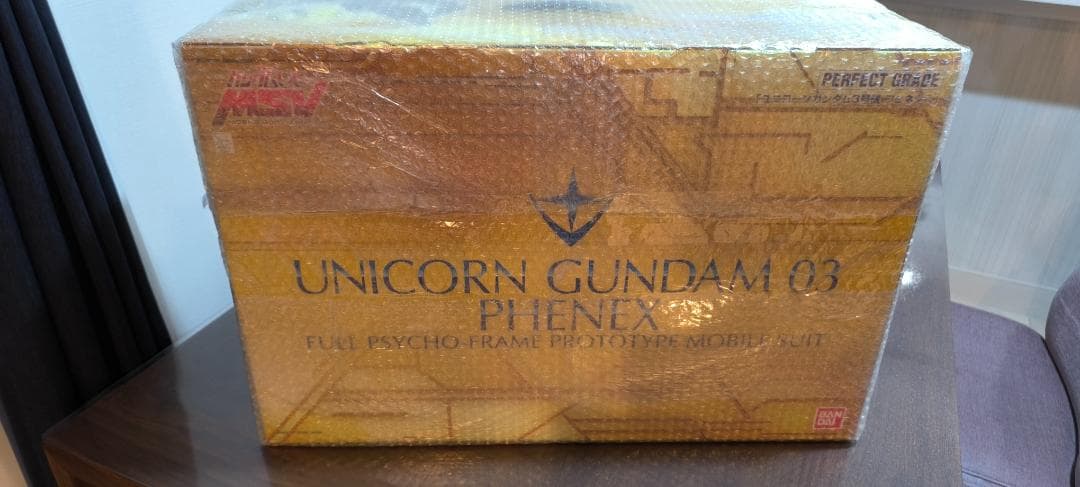 ガンプラ　機動戦士ガンダムUC ユニコーンガンダム3号機　フェネクス　1/60