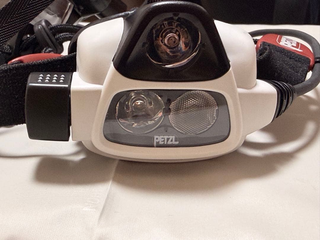 【バッテリー2個付】Petzl NAO ヘッドランプ 自動調光機能