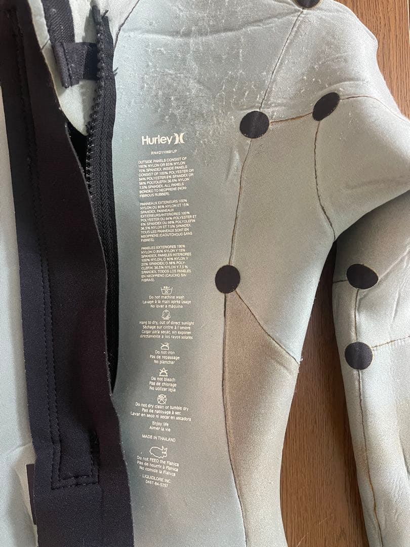 Hurley ウェットスーツ 黒 ヒョウ柄