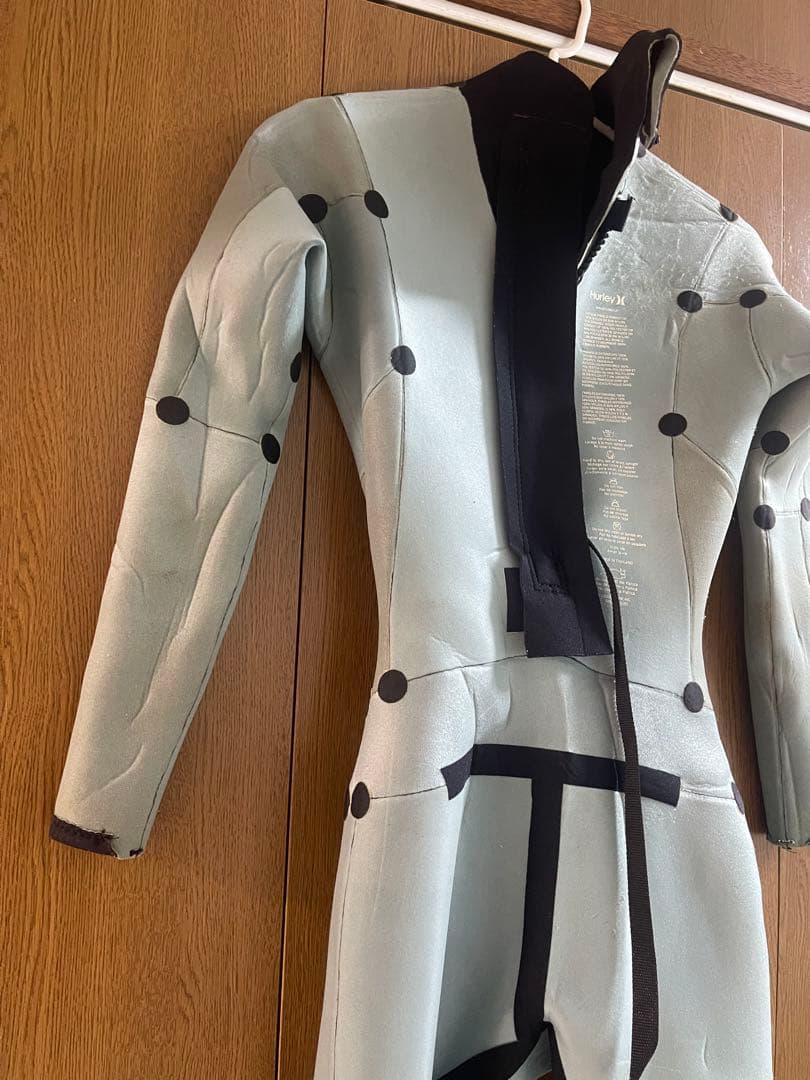 Hurley ウェットスーツ 黒 ヒョウ柄