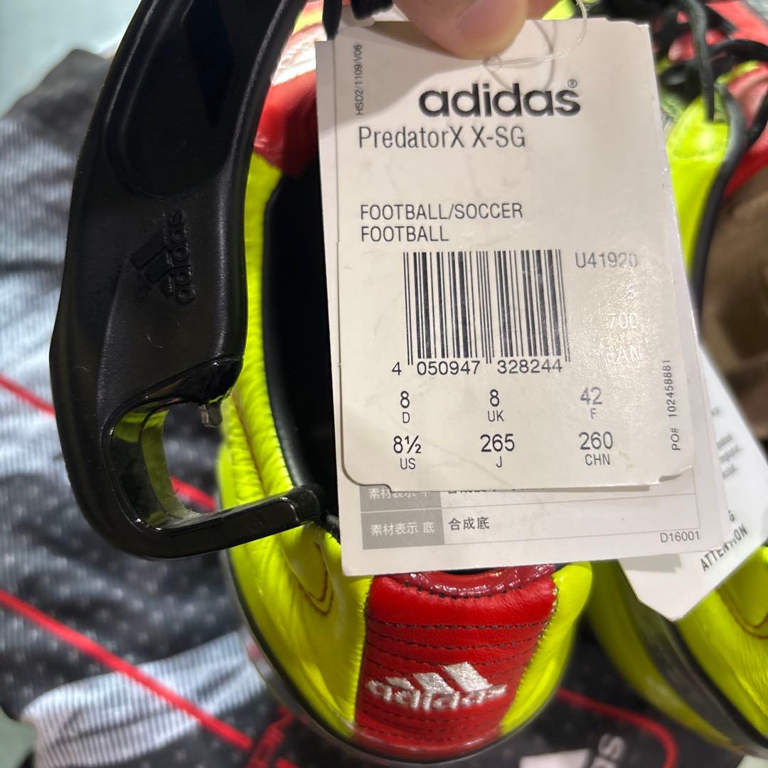 アディダスサッカースパイク新品プレデターSG