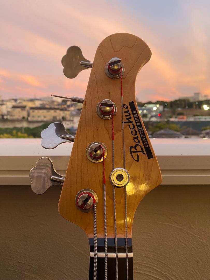 Bacchus BJB-300R(バッカス ジャズベースタイプ)