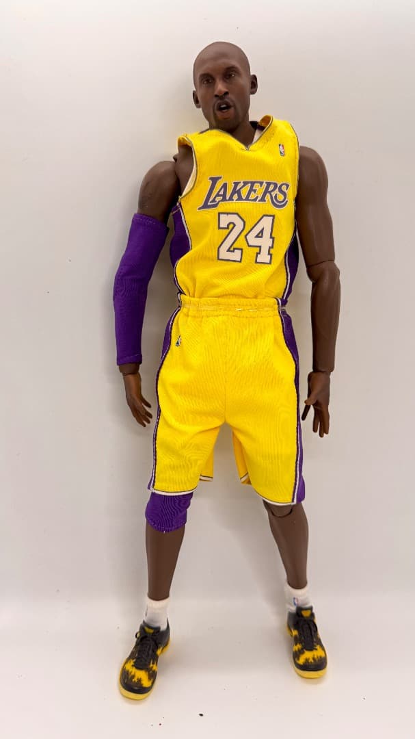 【箱無し/経年劣化有り】エンターベイ　NBAフィギュア　コービー・ブライアント