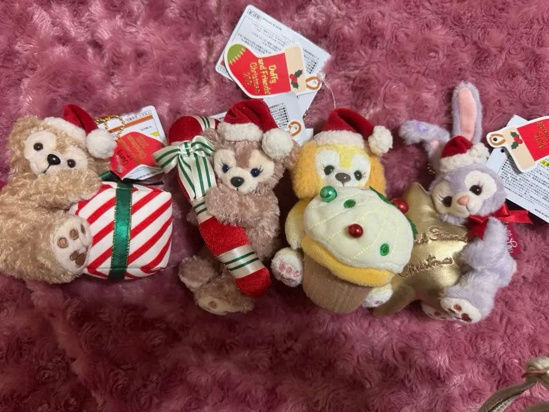 【新品未使用】ダッフィー&フレンズ 2021年クリスマス ぬいぐるみバッジセット