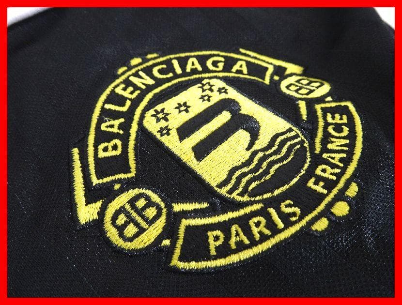 バレンシアガ　サッカーフードスカーフ　サッカーロゴ　中古　Mイ-323