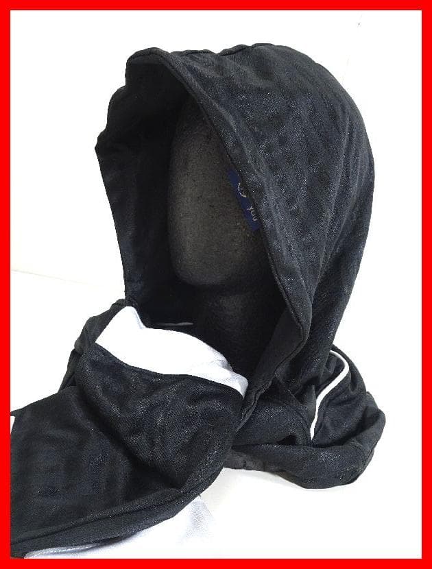 バレンシアガ　サッカーフードスカーフ　サッカーロゴ　中古　Mイ-323