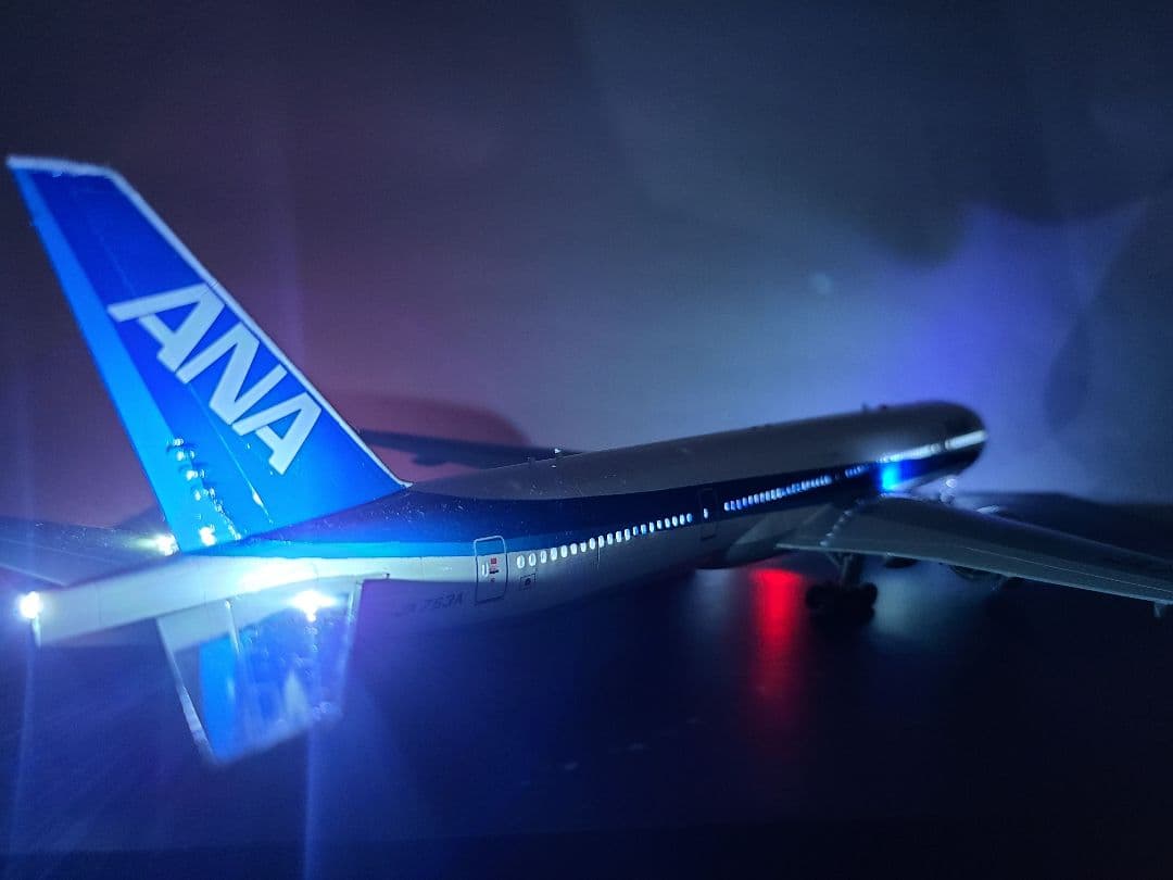 ANA BOEING 777-300 LED 仕様完成品