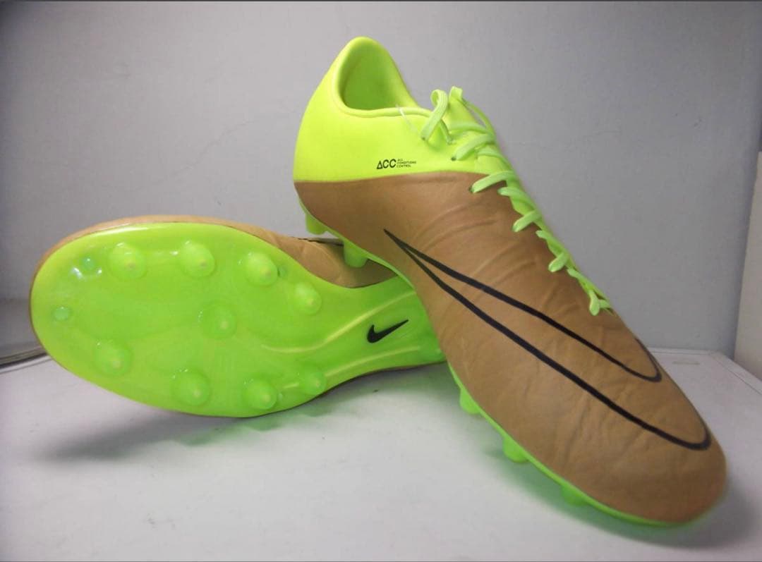 NIKE HYPERVENOM PHINISH ハイパーヴェノム　ファントム