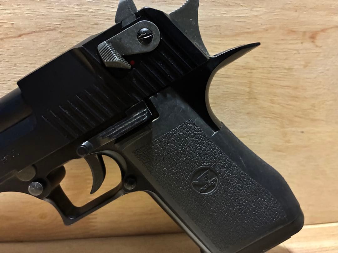 東京マルイvz61 スコーピオン　固定ガスガン デザートイーグル　2丁セット