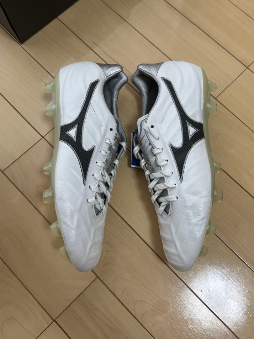 レビュラV1 JAPAN 【本質の白】