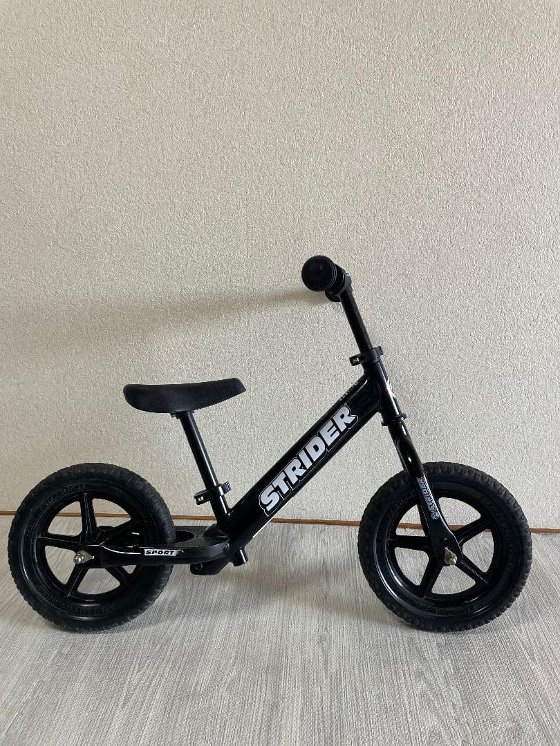ストライダー 12インチ スポーツタイプ ブラック