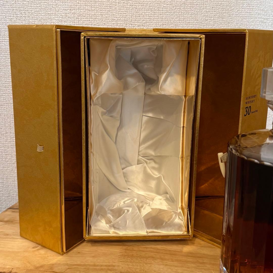 サントリー響30年GOLD金箱観音開き SUNTORYHIBIKI30年古酒