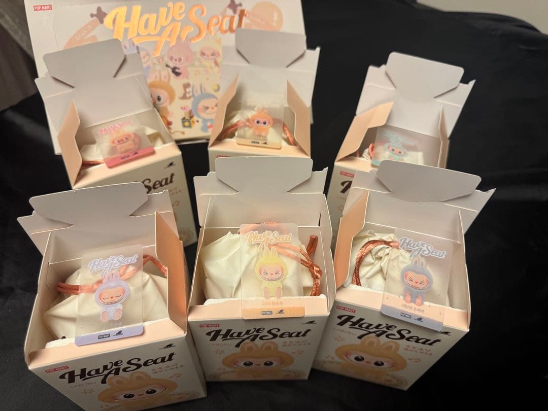 ラブブ Have a Seat アソート 外箱のみ開封