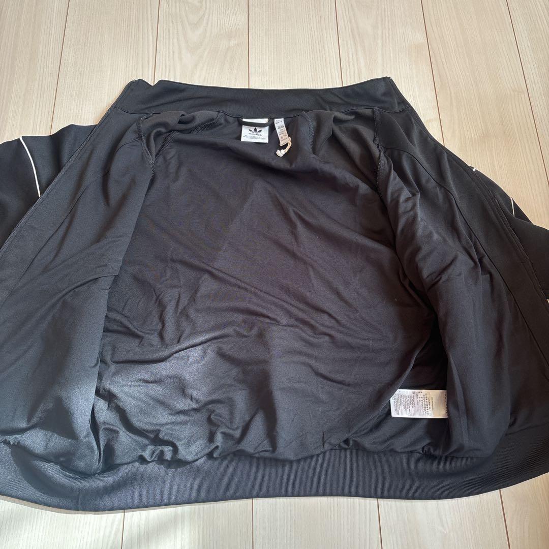 〈adidas〉ビッグ トレフォイル アウトライン トラックトップ&パンツセット