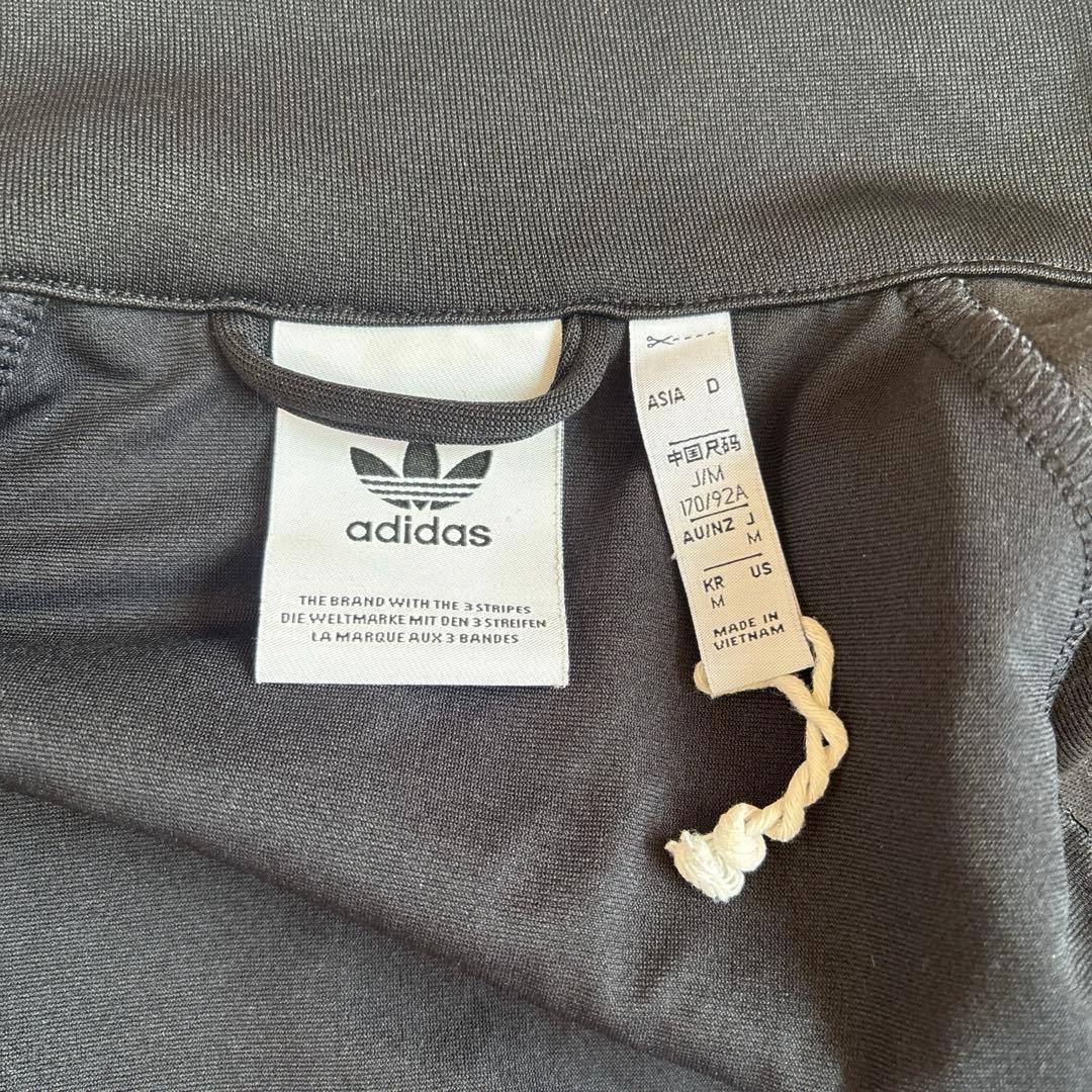 〈adidas〉ビッグ トレフォイル アウトライン トラックトップ&パンツセット