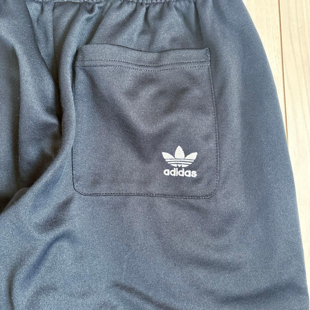 〈adidas〉ビッグ トレフォイル アウトライン トラックトップ&パンツセット