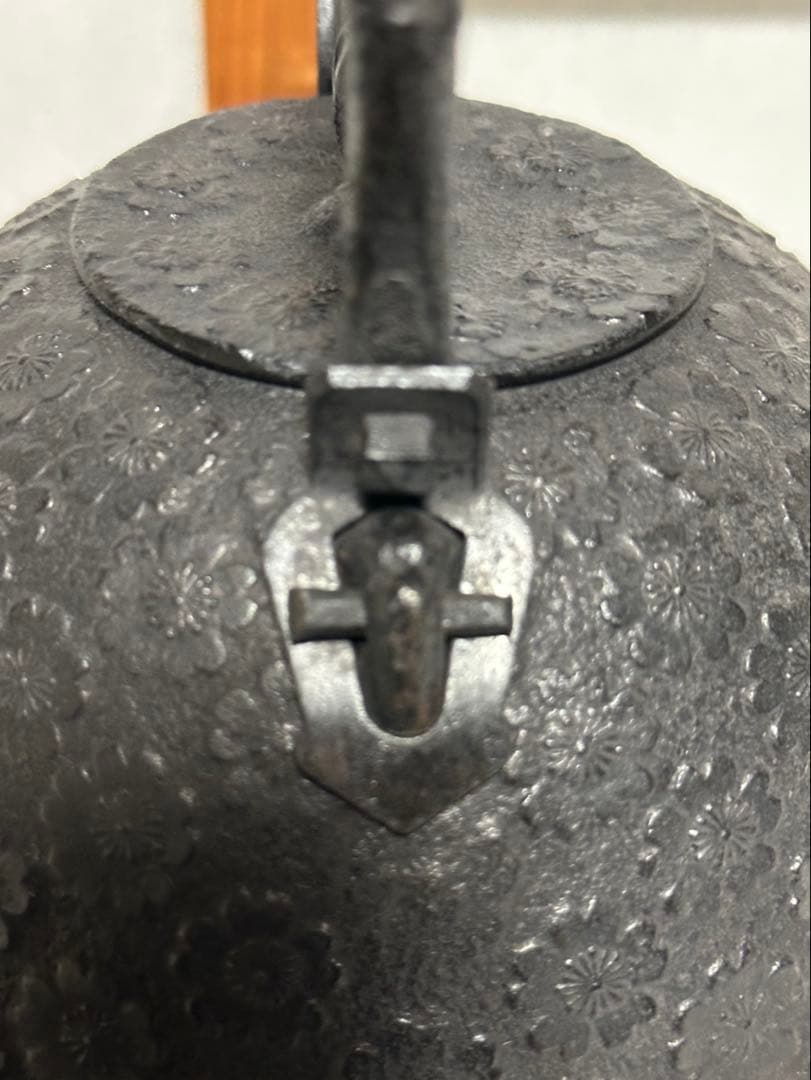 本番盛岡 薫山 南部鉄器 鉄瓶 南部型 桜小紋 1リットル 新品未使用品