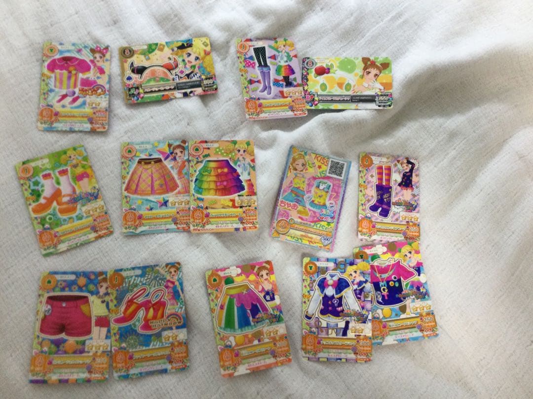 アイカツカード（旧アイカツ、アイカツスターズなど）まとめ売り　100枚以上