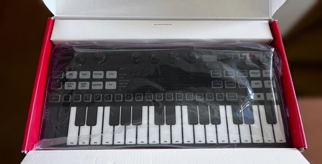 UNO Synth Pro Desktop アナログシンセサイザー・DAW