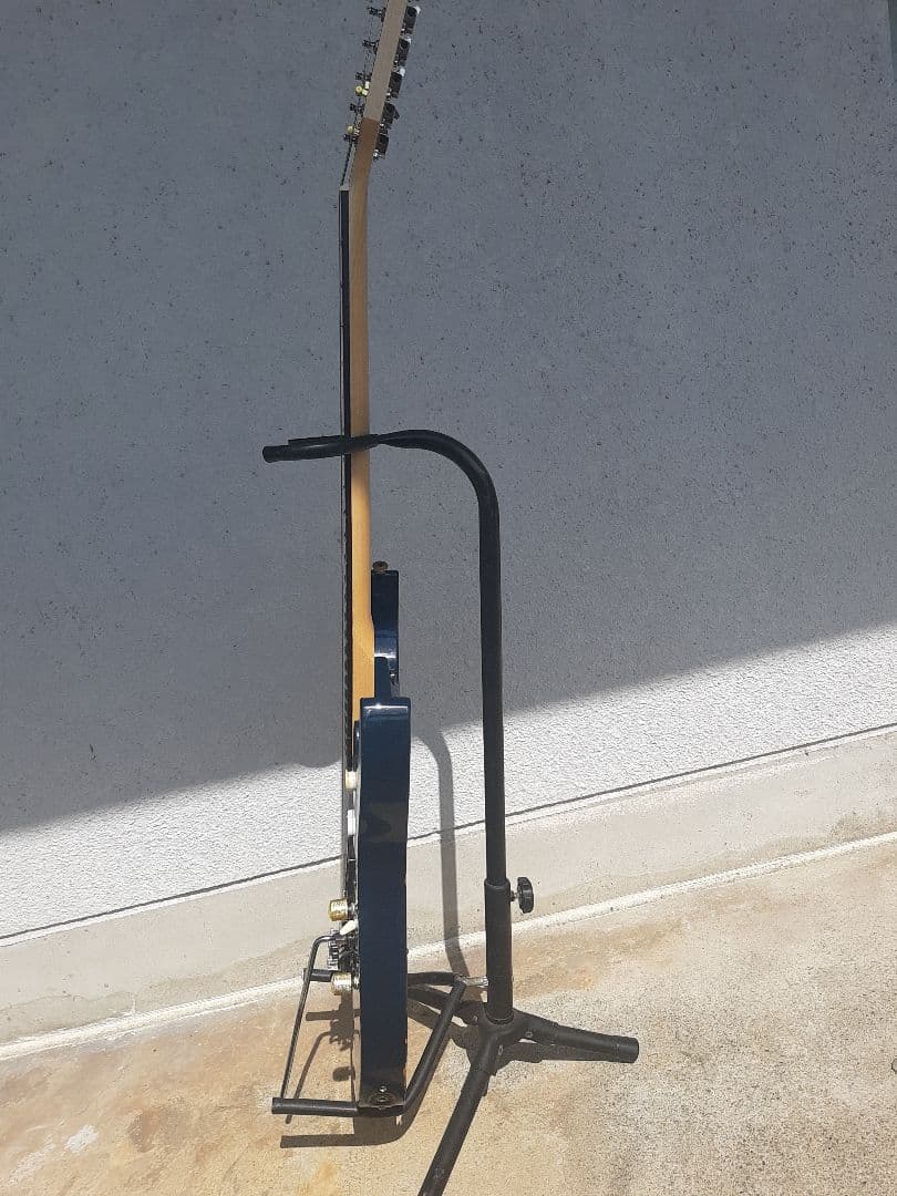 ＤＩＹストラトタイプギター24フレットSSHフロイドローズトレモロユニット搭載