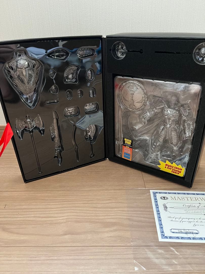 特典付！キックスターター メディーバル・スポーン シルバーバージョン フィギュア