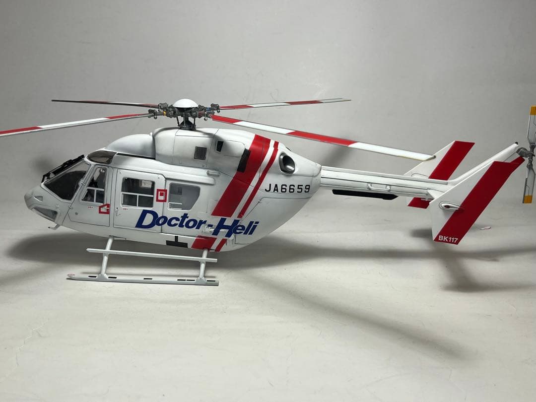 ハセガワ　1/32 BK-117 Doctor-Heli （完成品）