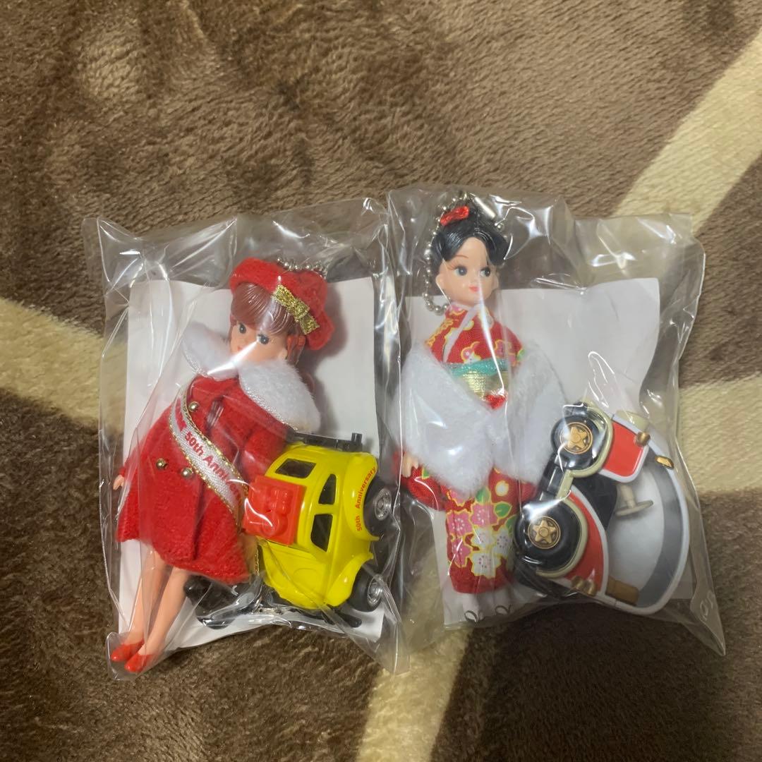 人形セット 赤いドレスと着物 ミニカー付き50周年非売品