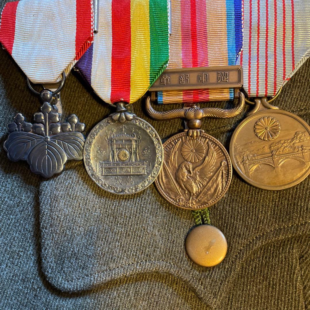 極美 4連 勲八等 大禮 大礼 従軍 記念章 勲章 Japanese army