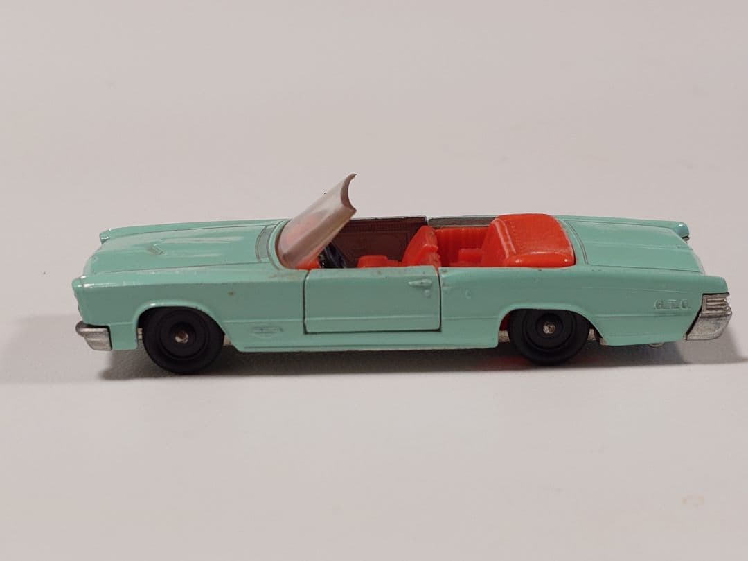 ミニカー Siku V 277 Pontiac