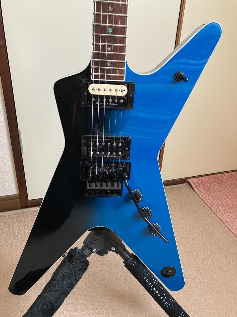 ギター DEAN ML 79 Floyd Duncans Blue Black Fade