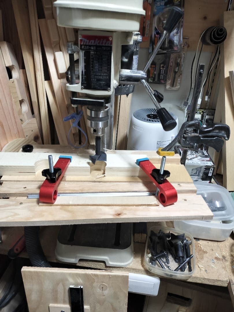 ♪ハンドメイド　沖縄三線スタンド　木製　ブラックカラー 4丁用　匿名配送♪