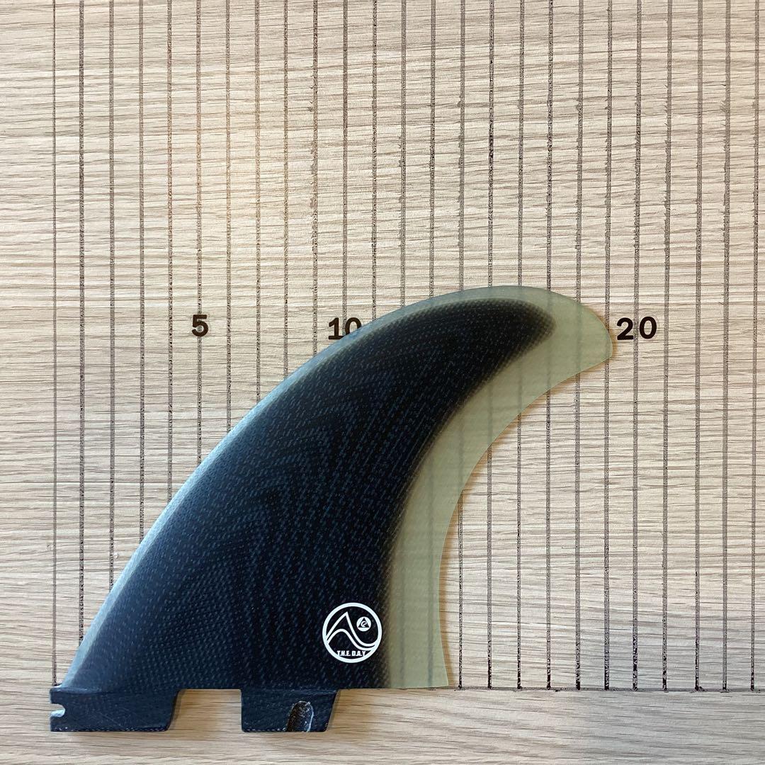 新品　ツインフィン　FCS2 素材：グラスファイバー T.H.E D.A.Y