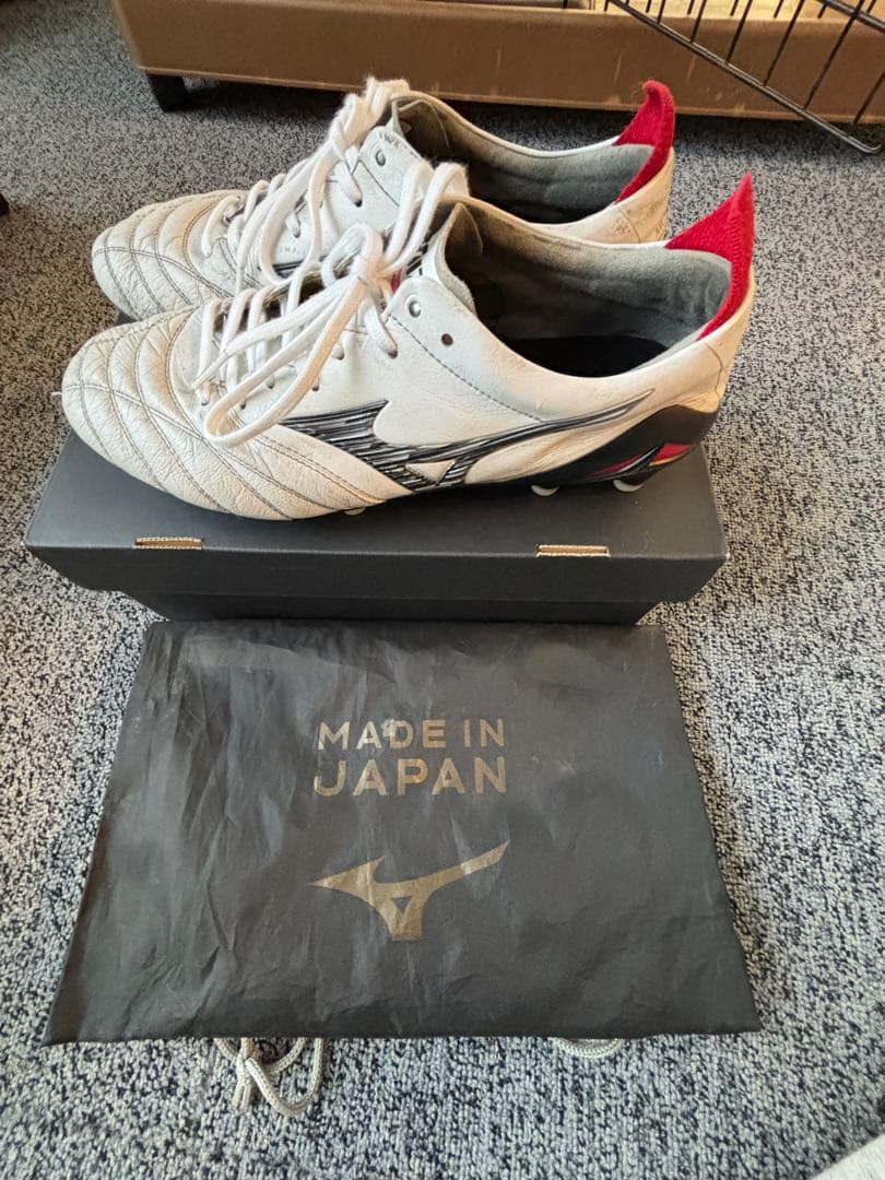 ミズノ　モレリアネオ4 25.5