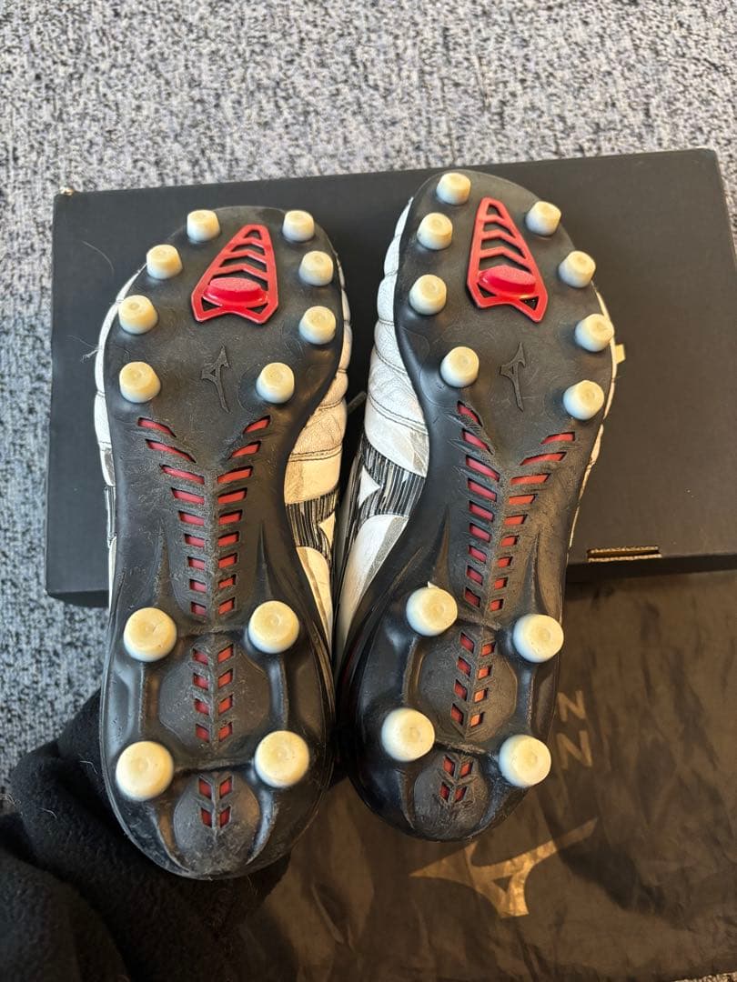 ミズノ　モレリアネオ4 25.5