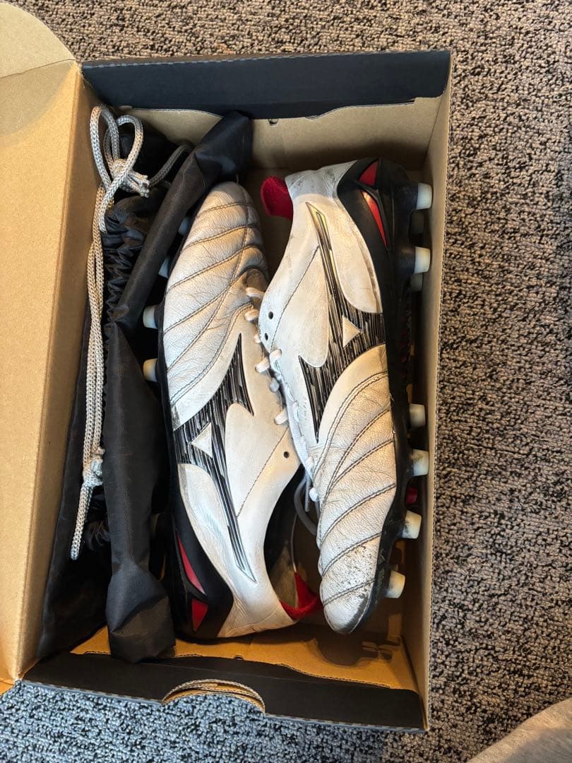 ミズノ　モレリアネオ4 25.5