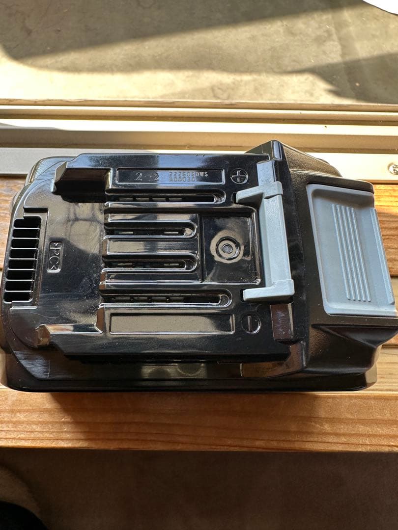 ■マキタ　BL4040　バッテリー　マキタ純正品テストで1〜2回使用