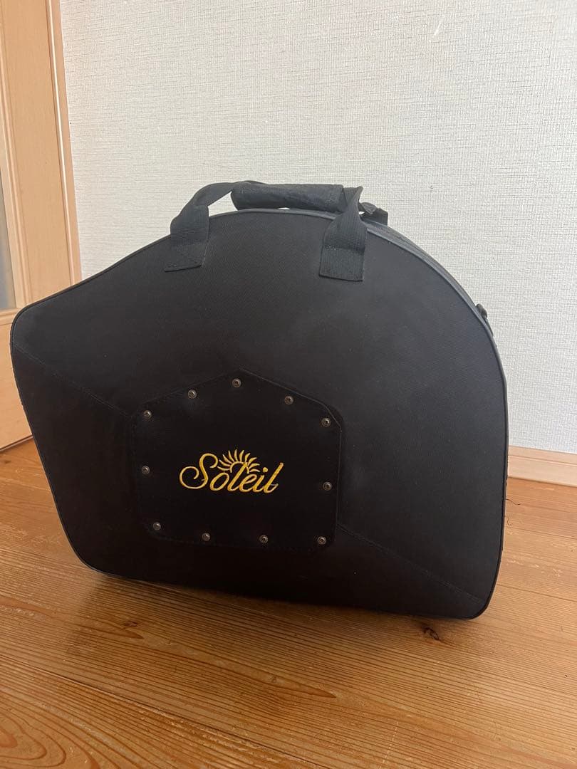 フレンチホルンSoleil 黒　ジャンク品