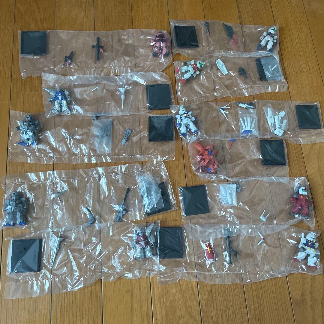 d*3様 【超お得】ガンダム　フィギュア　未開封２８個　＆　おまけ付き　塗装など