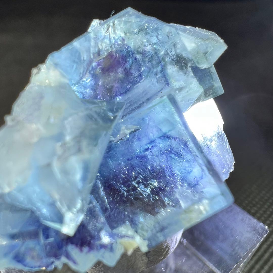 ヤオガンシャン産　ブルーパープルファントムフローライト　テリ、ツヤ抜群