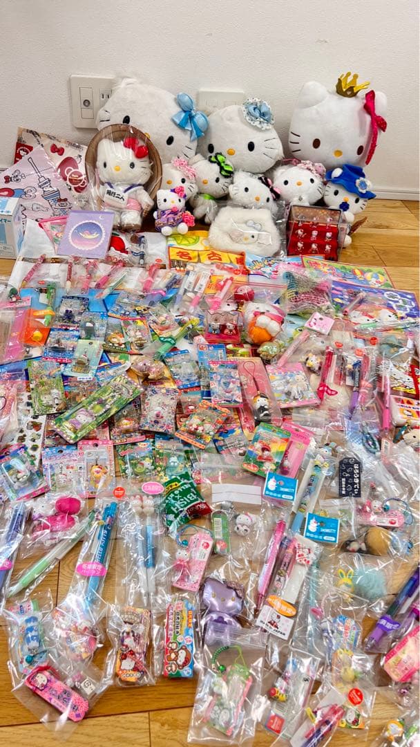 サンリオご当地キティ、ハローキティボールペン ぬいぐるみ その他　大量まとめ