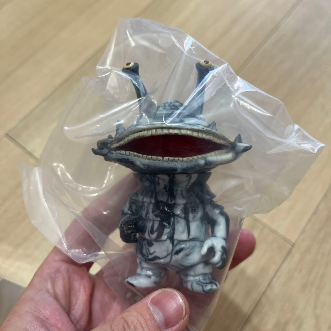 シカルナ工房 ウルトラCUBE カネゴン マーブルVer　ソフビ