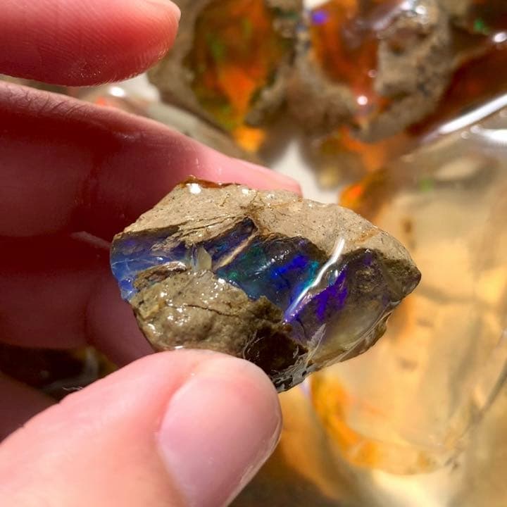 素朴で可愛いオパール原石56ct/鉱物標本