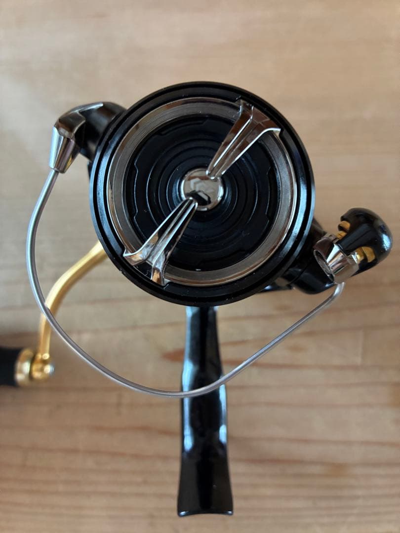 ダイワ レガリス LT2500S-XH RCSノブ付き